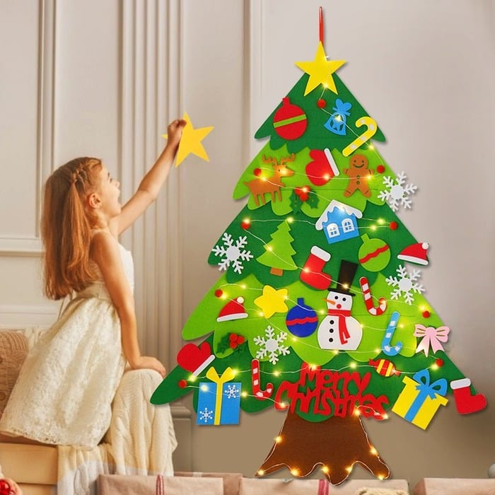 Kid-Friendly Felt Christmas Tree